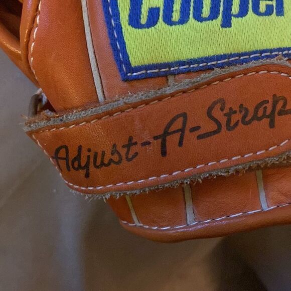 This Glove Is For A Left Handed - Picture 3 of 6